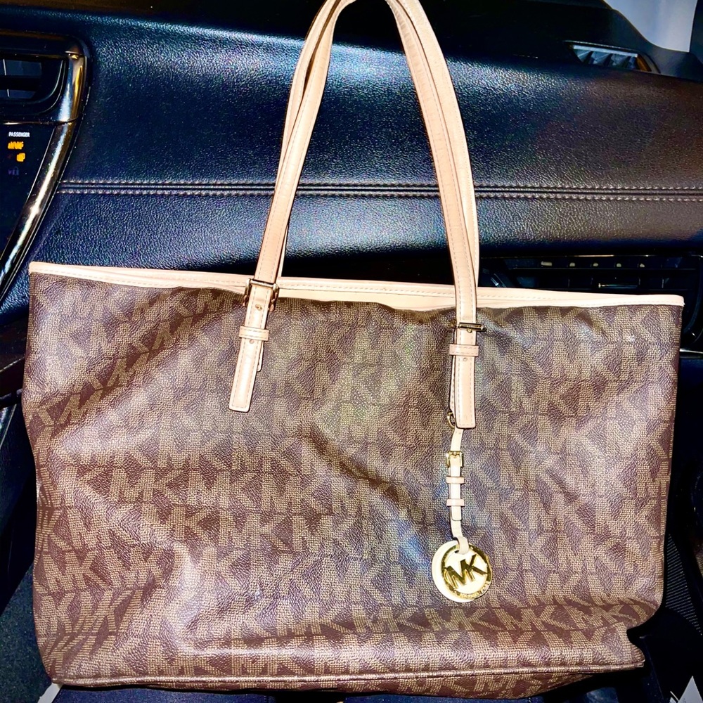 Michael Khors Purse